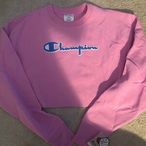 Champion Womens cropped paper Orchid Crewneck large
